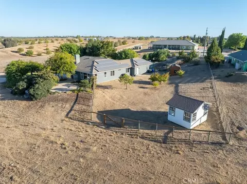 View/Area - 8495 Plane Vw, Paso Robles, CA 93446 photo 3 of 12