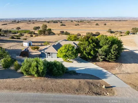 View/Area - 8495 Plane Vw, Paso Robles, CA 93446 photo 2 of 12