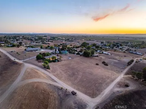 View/Area - 8495 Plane Vw, Paso Robles, CA 93446 photo 10 of 12