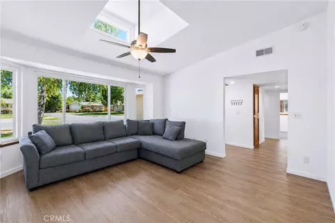 Living - 525 Golden Mdw, Paso Robles, CA 93446 photo 2 of 4