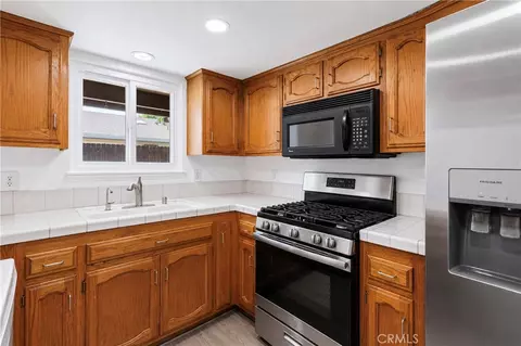 Kitchen - 525 Golden Mdw, Paso Robles, CA 93446 photo 2 of 3