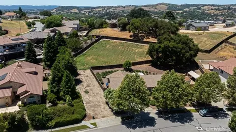 609 Navajo, Paso Robles, CA 93446 photo 4