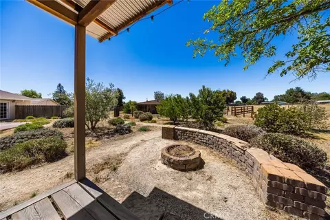 Exterior - 5955 Whispering Oaks Way, Paso Robles, CA 93446 photo 4 of 9