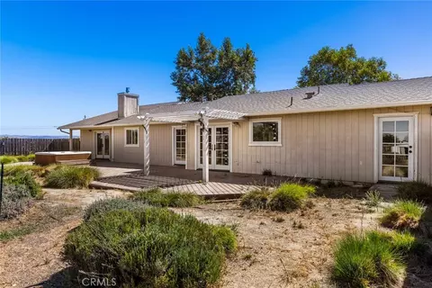 Exterior - 5955 Whispering Oaks Way, Paso Robles, CA 93446 photo 6 of 9