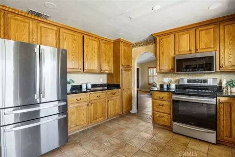 Kitchen - 5955 Whispering Oaks Way, Paso Robles, CA 93446 photo 2 of 2