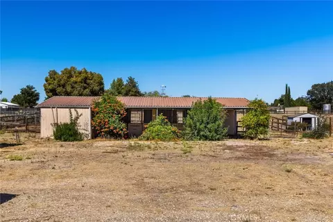 Exterior - 5955 Whispering Oaks Way, Paso Robles, CA 93446 photo 5 of 9