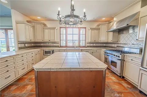 Kitchen - 1455 Kiler Canyon Rd, Paso Robles, CA 93446 photo 2 of 2