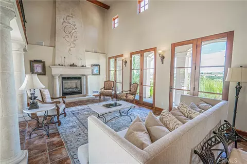 Living - 1455 Kiler Canyon Rd, Paso Robles, CA 93446 photo 2 of 5