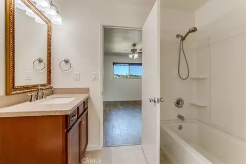 Bath - 2212 Pine, Paso Robles, CA 93446 photo 3 of 4
