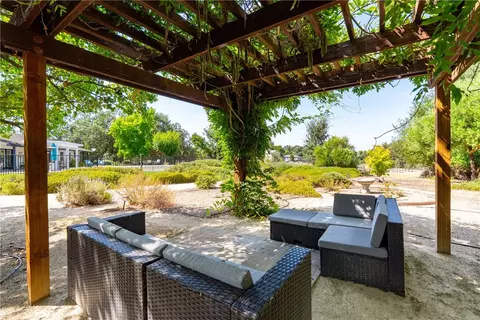 Exterior - 915 Santa Rita, Templeton, CA 93465 photo 12 of 16