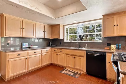 Kitchen - 915 Santa Rita, Templeton, CA 93465 photo 2 of 5