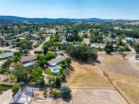 View/Area - 915 Santa Rita, Templeton, CA 93465 photo 3 of 3