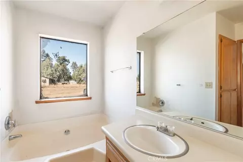 Bath - 320 Grace, Paso Robles, CA 93446 photo 1 of 2