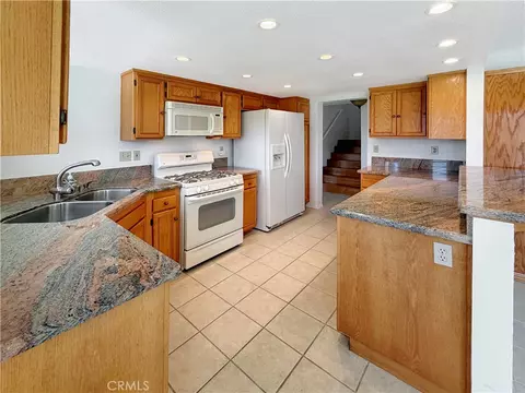 928 Saint Ann, Paso Robles, CA 93446 photo 4