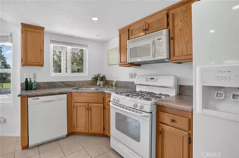 Kitchen - 928 Saint Ann, Paso Robles, CA 93446 photo 2 of 2