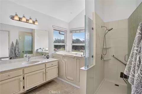 Bath - 928 Saint Ann, Paso Robles, CA 93446 photo 1 of 3