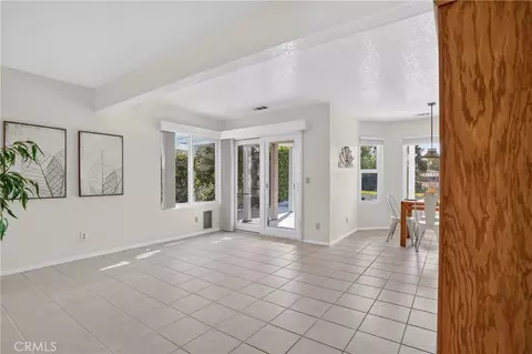 Living - 928 Saint Ann, Paso Robles, CA 93446 photo 3 of 4