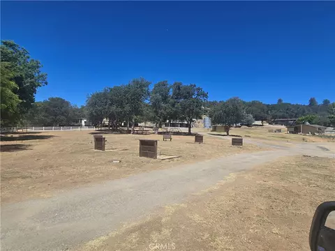 Exterior - 4250 Allen Rd, Paso Robles, CA 93446 photo 6 of 12
