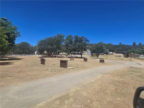 Exterior - 4250 Allen Rd, Paso Robles, CA 93446 photo 5 of 11