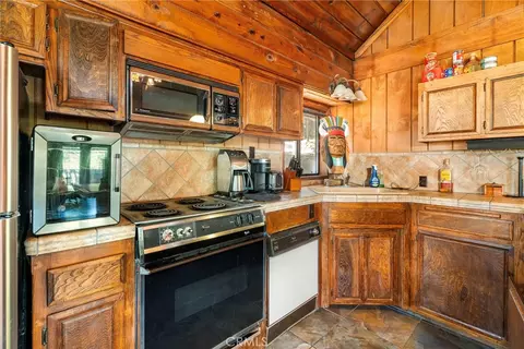 Kitchen - 48663 Benson Trl, Posey, CA 93260 photo 3 of 4