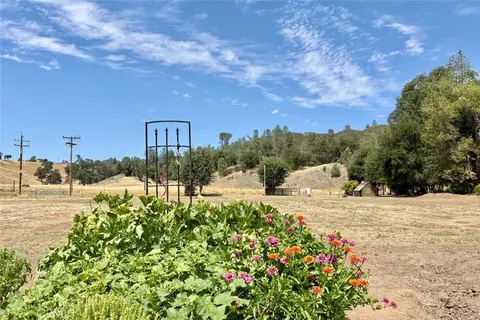 Exterior - 49460 Sapaque Rd, Bradley, CA 93426 photo 15 of 19