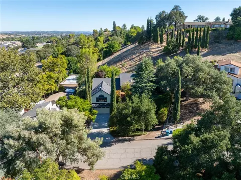 View/Area - 436 28th, Paso Robles, CA 93446 photo 3 of 9