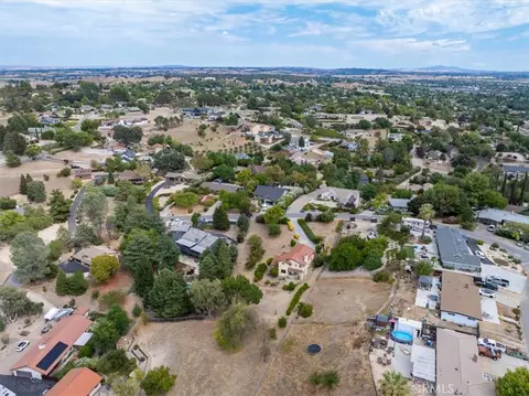 View/Area - 815 Jackson, Paso Robles, CA 93446 photo 7 of 11