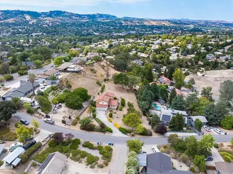 View/Area - 815 Jackson, Paso Robles, CA 93446 photo 6 of 11