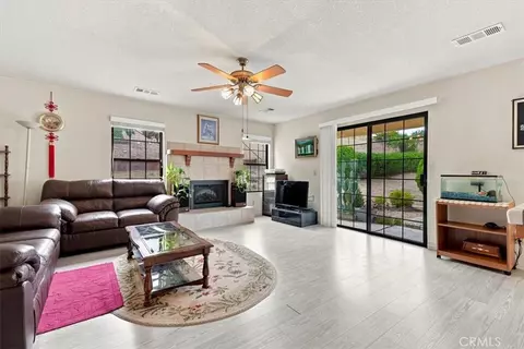 Living - 815 Jackson, Paso Robles, CA 93446 photo 2 of 2