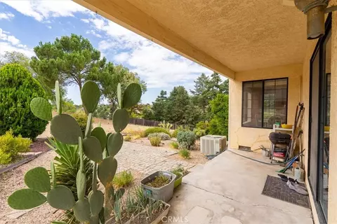 Exterior - 815 Jackson, Paso Robles, CA 93446 photo 8 of 12