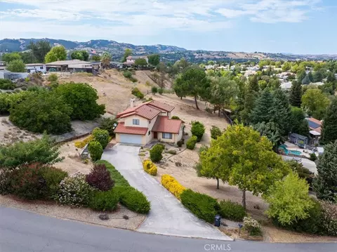 View/Area - 815 Jackson, Paso Robles, CA 93446 photo 2 of 11