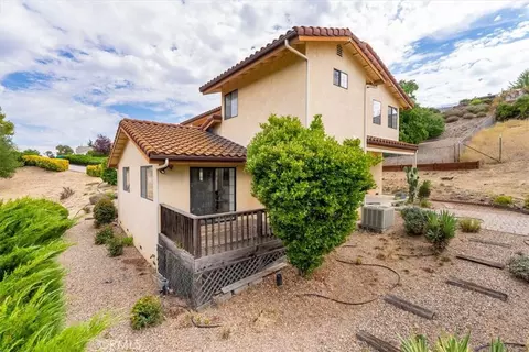 Exterior - 815 Jackson, Paso Robles, CA 93446 photo 5 of 12