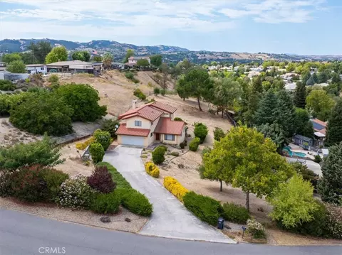 View/Area - 815 Jackson, Paso Robles, CA 93446 photo 2 of 11