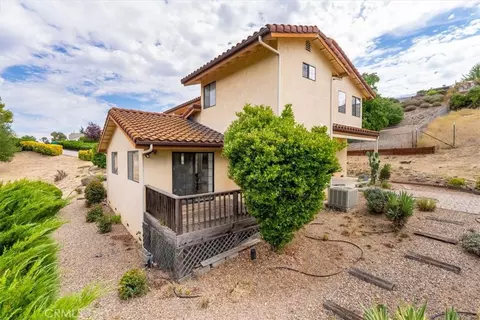 Exterior - 815 Jackson, Paso Robles, CA 93446 photo 5 of 11