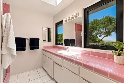 Bath - 3925 Arena, Atascadero, CA 93422 photo 2 of 3