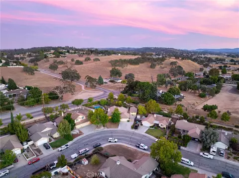 View/Area - 1808 Willowbank, Paso Robles, CA 93446 photo 4 of 4