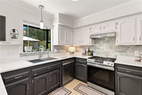 Kitchen - 411 Palomino Ln, Paso Robles, CA 93446 photo 2 of 4