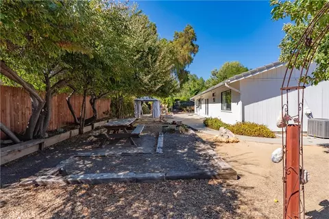 Exterior - 411 Palomino Ln, Paso Robles, CA 93446 photo 6 of 16