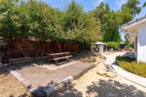 Exterior - 411 Palomino Ln, Paso Robles, CA 93446 photo 5 of 16