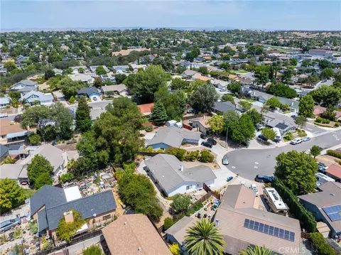 View/Area - 411 Palomino Ln, Paso Robles, CA 93446 photo 4 of 5