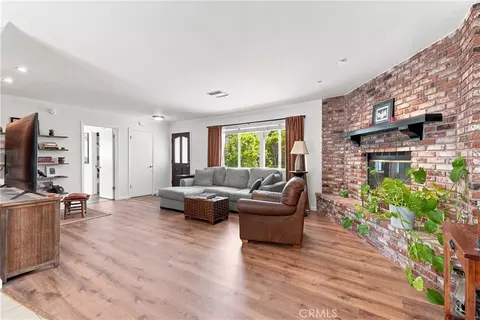 Living - 411 Palomino Ln, Paso Robles, CA 93446 photo 1 of 3