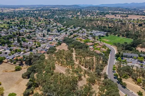 View/Area - 627 Nicklaus St, Paso Robles, CA 93446 photo 2 of 7