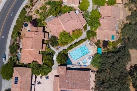 View/Area - 627 Nicklaus St, Paso Robles, CA 93446 photo 4 of 7
