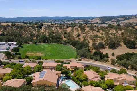 View/Area - 627 Nicklaus St, Paso Robles, CA 93446 photo 3 of 7