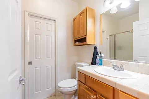 Bath - 627 Nicklaus St, Paso Robles, CA 93446 photo 1 of 1