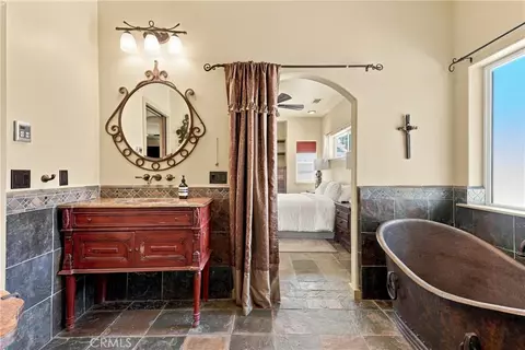 Bath - 255 Narnia Rd, Paso Robles, CA 93446 photo 1 of 4