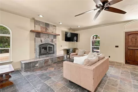 Living - 255 Narnia Rd, Paso Robles, CA 93446 photo 1 of 1