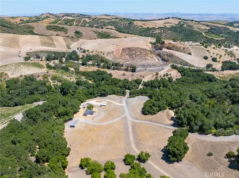 View/Area - 255 Narnia Rd, Paso Robles, CA 93446 photo 6 of 7