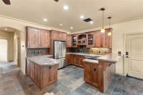 Kitchen - 255 Narnia Rd, Paso Robles, CA 93446 photo 5 of 7