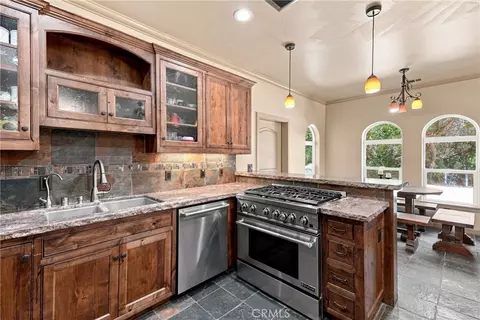 Kitchen - 255 Narnia Rd, Paso Robles, CA 93446 photo 3 of 7